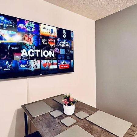 Urban Bliss Stylish Townhouse With Free Parking For A Convenient City Stay 리버풀 외부 사진