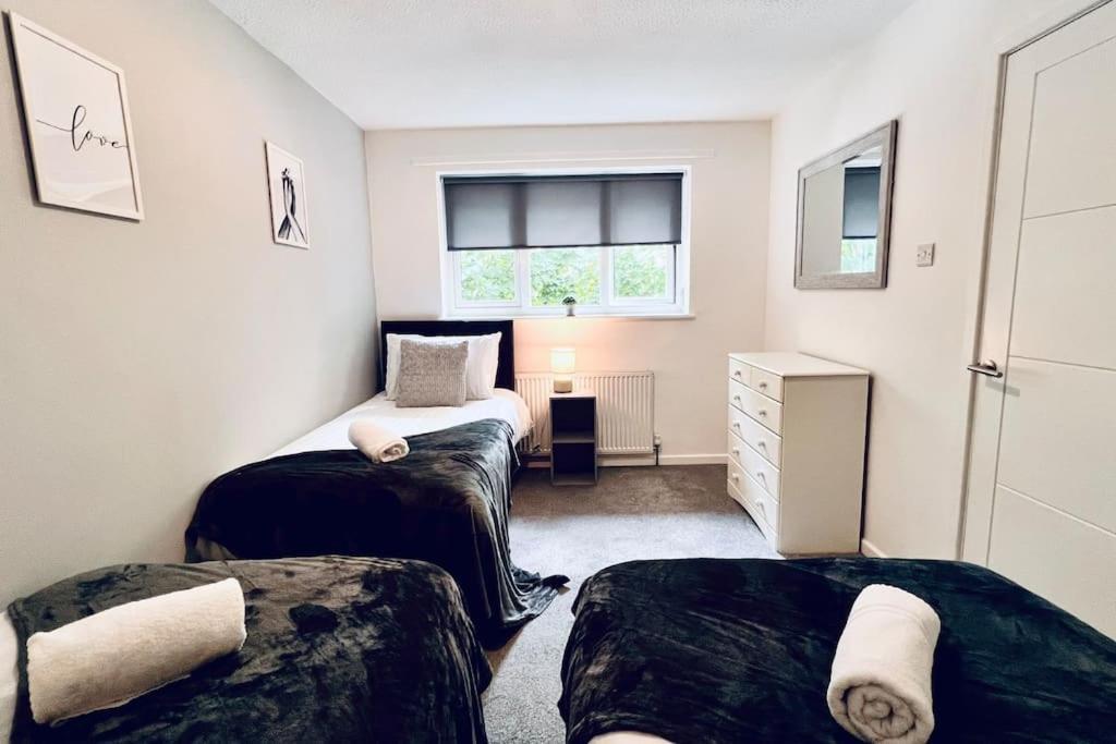 Urban Bliss Stylish Townhouse With Free Parking For A Convenient City Stay 리버풀 외부 사진