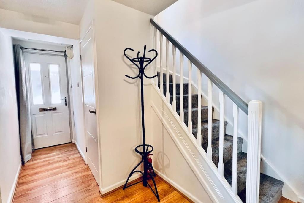 Urban Bliss Stylish Townhouse With Free Parking For A Convenient City Stay 리버풀 외부 사진