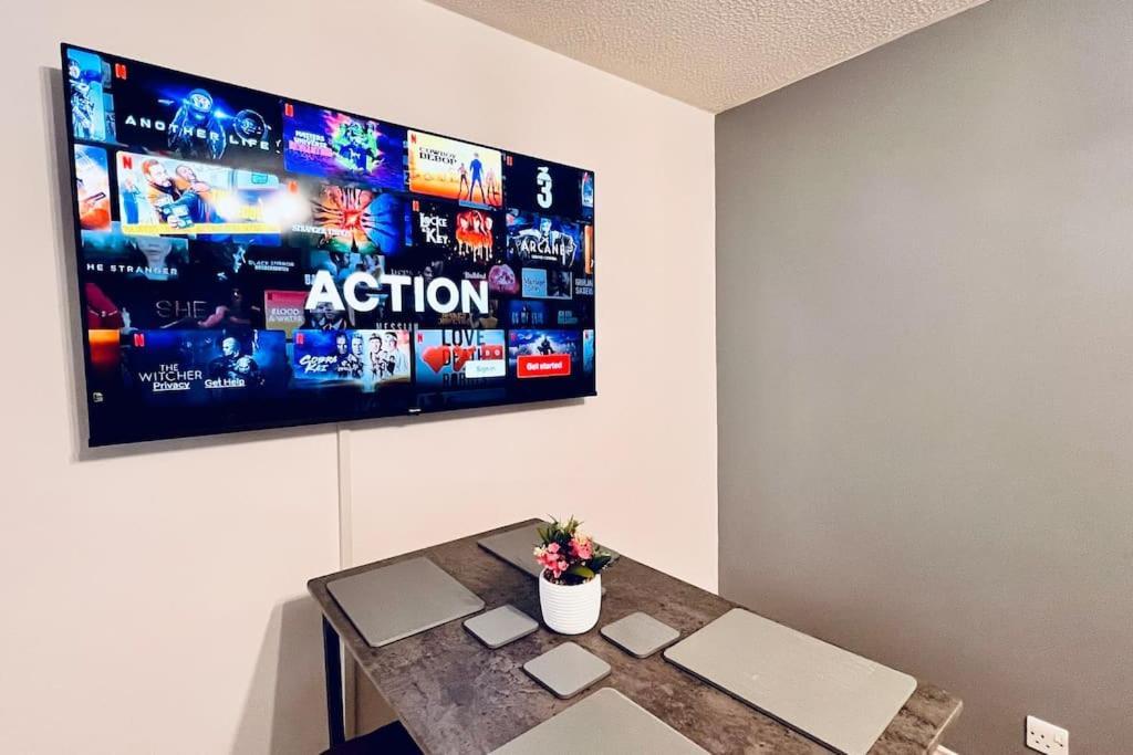 Urban Bliss Stylish Townhouse With Free Parking For A Convenient City Stay 리버풀 외부 사진